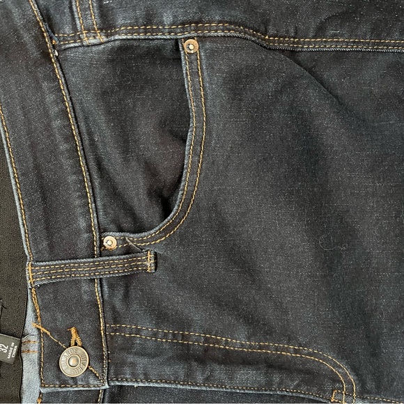 LuLaRoe Denim Jeans Women’s Size 32 Dark Blue Wash Bootcut - Picture 4 of 5